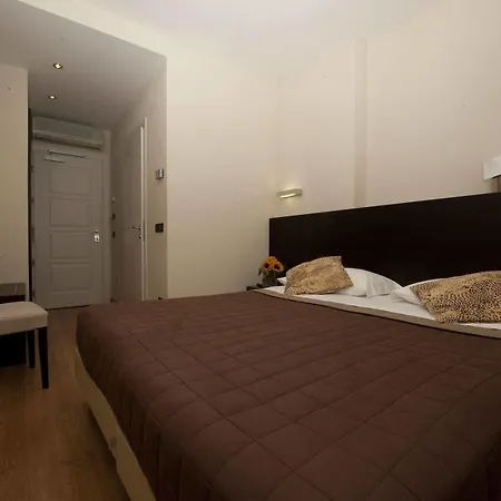 Hotel Serenella 3*