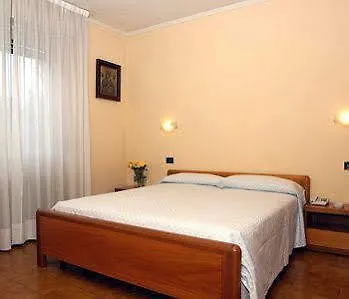 Hotel Serenella Baveno